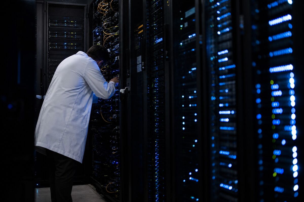 AI Hedge Fund Turmoil: What Aschenbrenner's Liquidation Means for Investors