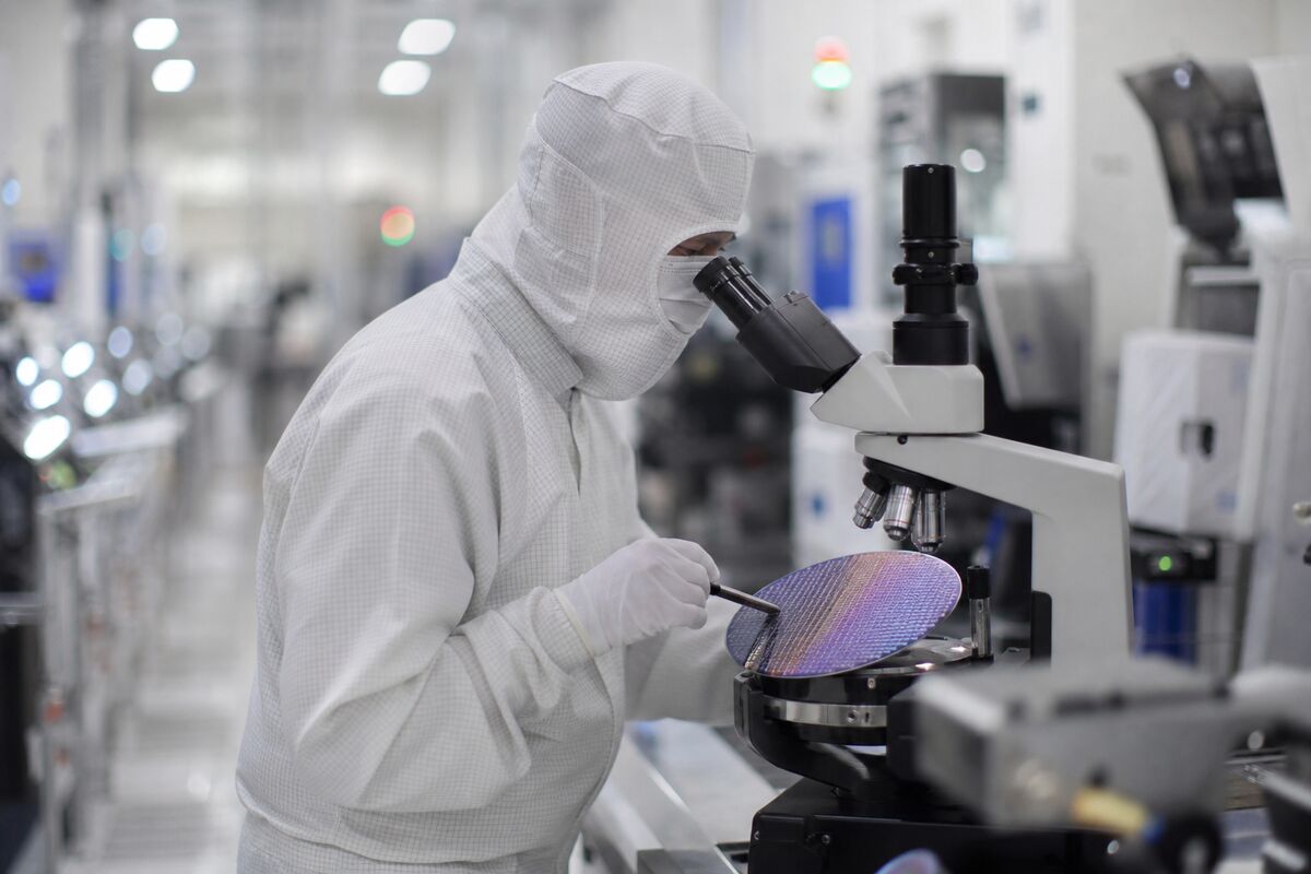 Apple's Earnings at Risk: The Memory Cost Challenge