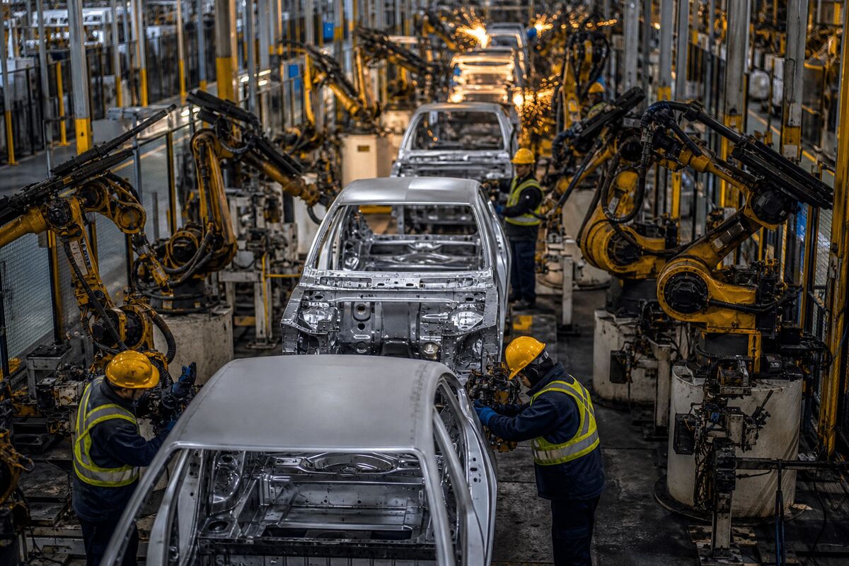 Trump's 50% Auto Tariffs: A Seismic Shift for Canadian Auto Investors