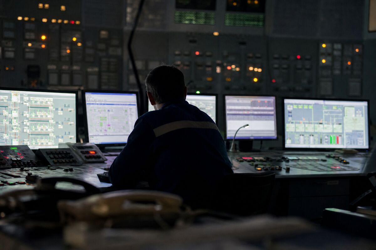 Nuclear Stocks Surge on Oversold Bounce: What Investors Need to Know