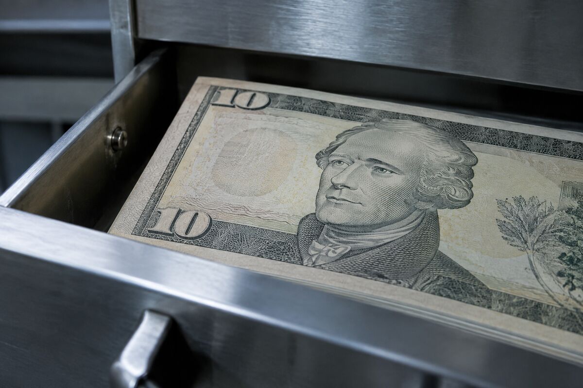 Treasury Yields at a 19-Year High Force Investors to Reprice Bonds and Growth Stocks