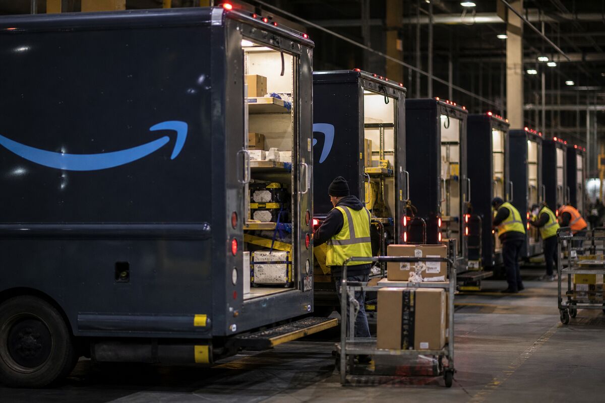 Amazon's Freight Expansion: A Disruptive Force in Logistics